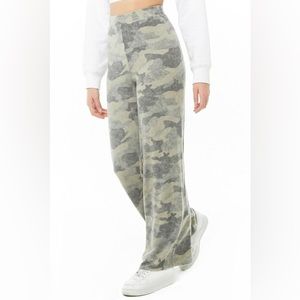 Faded wide leg camo pants
